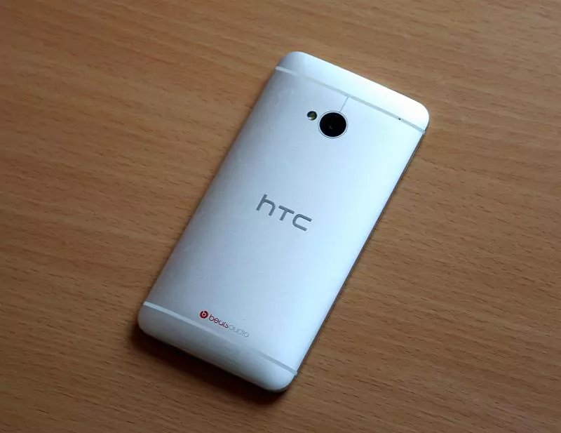 HTC_One_Back